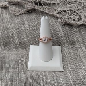 Elegant Rose Gold Women's Ring